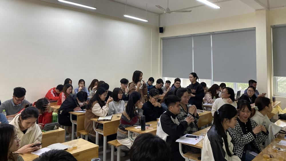 UC Davis Tapping Potential Scholarship winner Dung Ngo presents at a university workshop